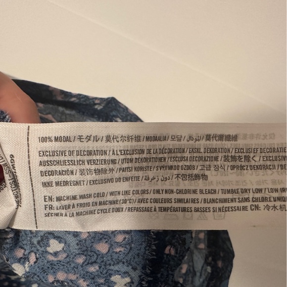 Abercrombie & Fitch Blue Purple Paisley Crop Top Size Large Women’s - Picture 10 of 10